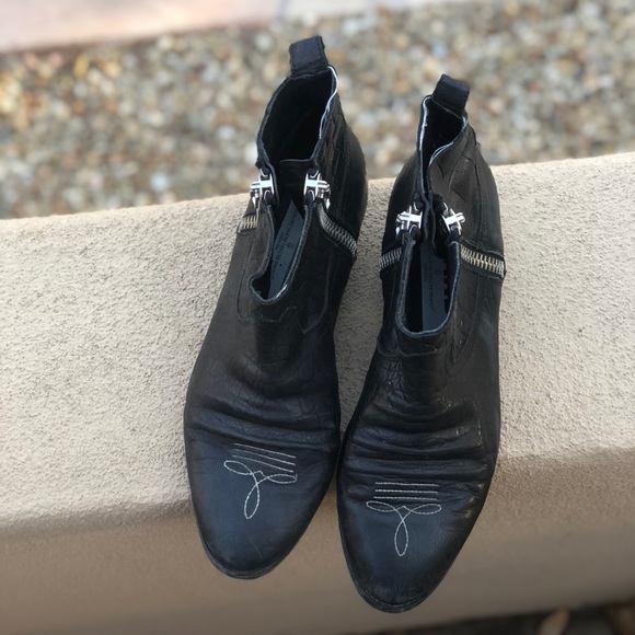 Golden Goose leather ankle boot - Picture 2 of 6